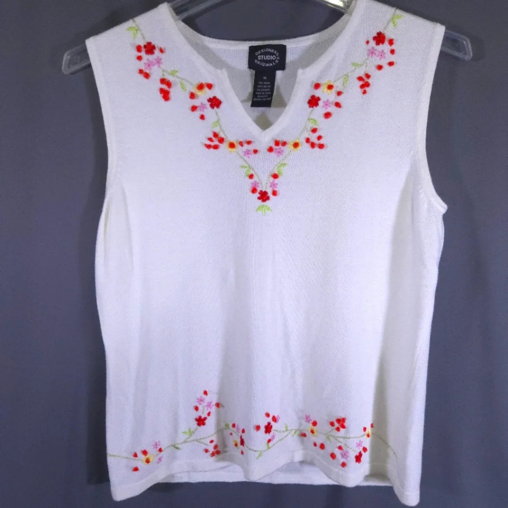 Designers Studio Originals Sleeveless Shirt Floral Embroidery Cottagecore Size M